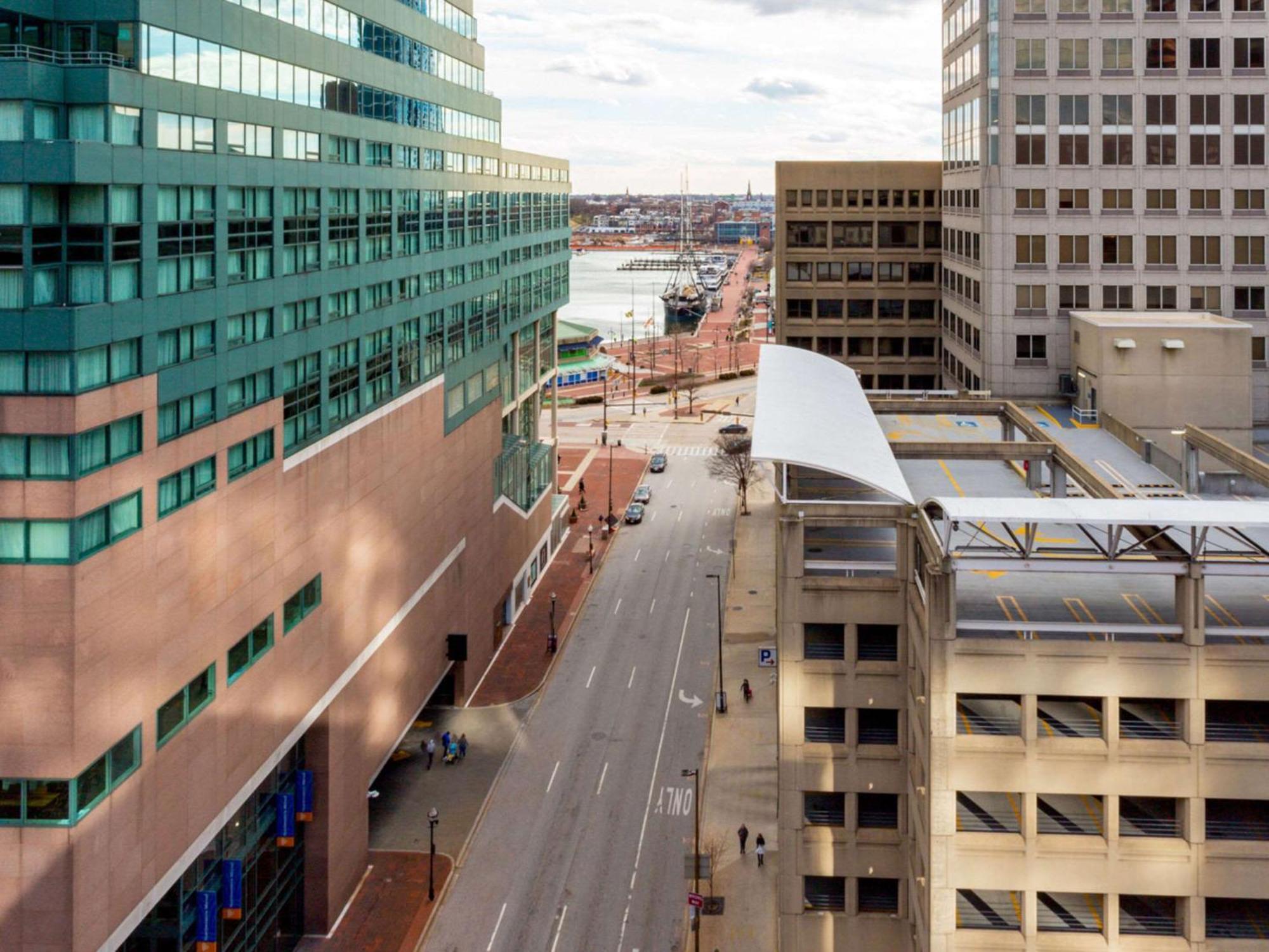 Comfort Inn & Suites Baltimore Inner Harbor Exterior photo